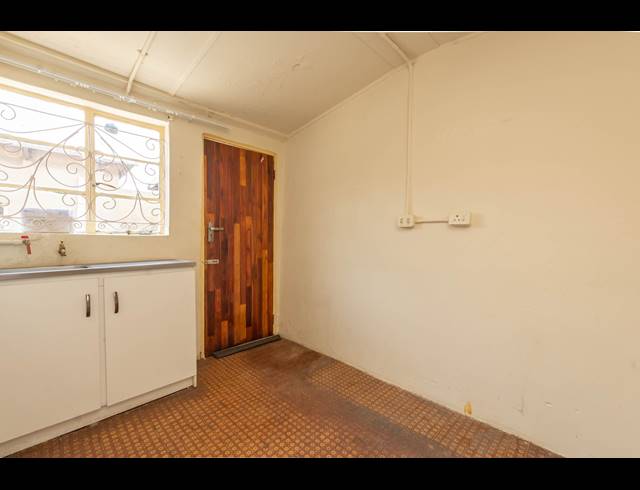 2 bed property to rent in MEADOWLANDS EAST ZONE 2